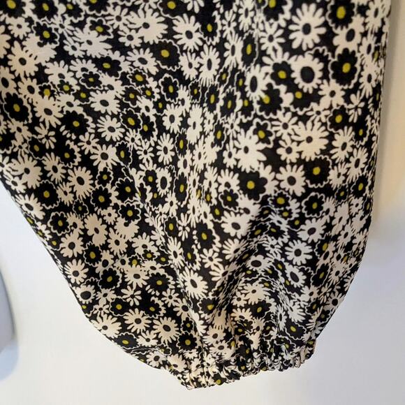 LEVI Front Tie Cropped Daisy Blouse Long Sleeves Black Cream Gold Size L NWOT - Picture 4 of 7